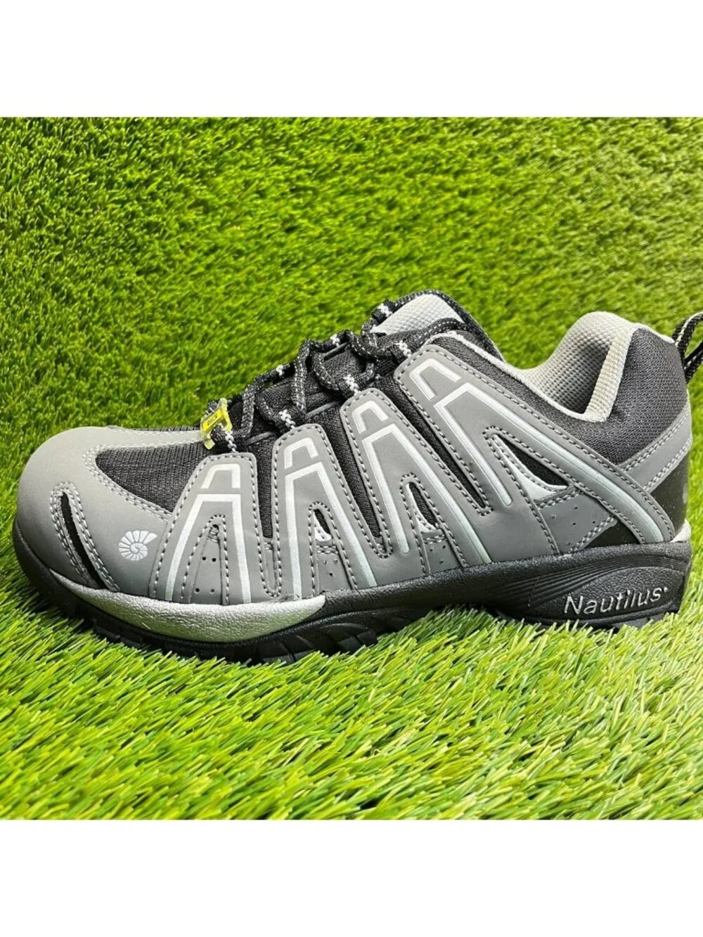 Nautilus Safety Mens Size 10.5 Gray Black Composite Toe Working Shoes Sneakers